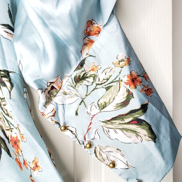 Top - Picture 2 of 8